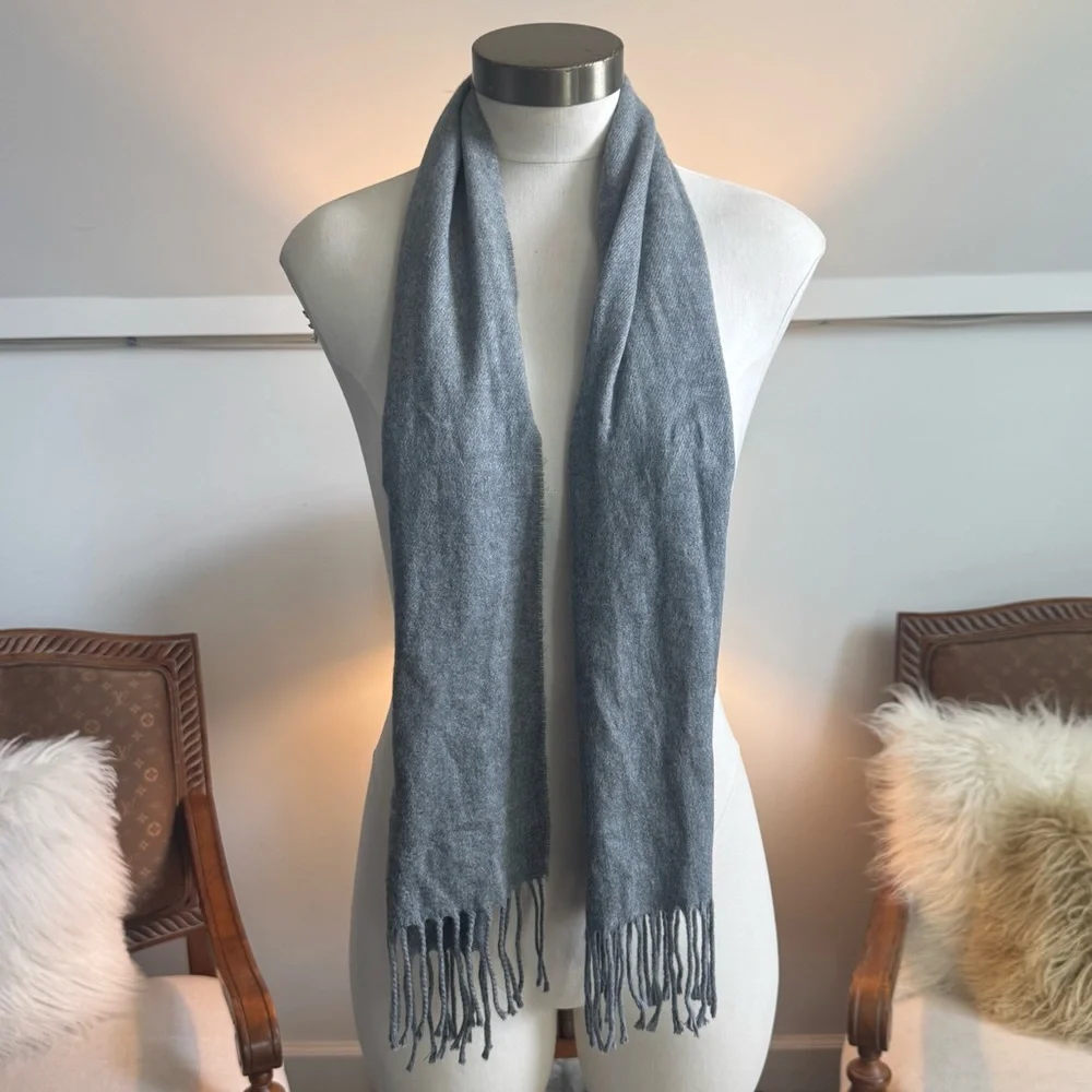Gray Cashme Scarf with Fringe